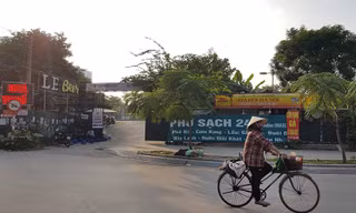 Hà Nội: La liệt bãi đỗ xe '5 không' trên đất dự án