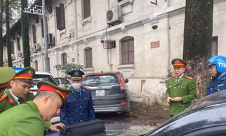 Vỉa hè Hà Nội sạch bóng ô tô: Người dân bất ngờ