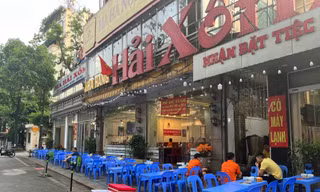 Hà Nội: Nắng nóng nhưng quán bia hơi ế khách lạ thường