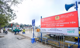 Hà Nội thu gần 7 tỷ đồng từ các bãi đỗ xe không dùng tiền mặt
