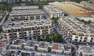 Được xây 3 tầng, doanh nghiệp tự 'vẽ' thêm tầng để bán