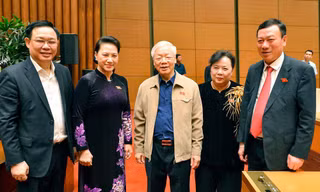 Bà Nguyễn Thị Kim Ngân tiếp tục điều hành kỳ họp cho đến khi Quốc hội bầu được Chủ tịch mới