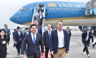 Thủ tướng Đại Công quốc Luxembourg bắt đầu thăm chính thức Việt Nam