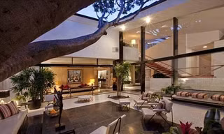Ngắm những dinh thự xa hoa bậc nhất của 'sao' Hollywood