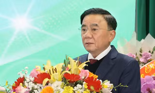 Thường trực Ban Bí thư thăm, chúc mừng Ngày Thầy thuốc Việt Nam tại bệnh viện Nhi Trung ương