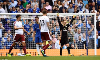 Chelsea thất thủ trong trận mở màn 'điên rồ' giải Ngoại hạng Anh