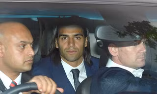 Falcao hoàn thành cuộc kiểm tra sức khỏe ở M.U. 