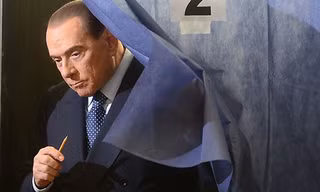 Berlusconi bán AC Milan cho người Trung Quốc