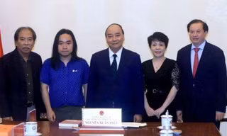 Chủ tịch nước biểu dương tài năng trẻ dịch Truyện Kiều sang tiếng Anh