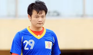 Tính chuyện cầm quân, Văn Quyến đi học HLV