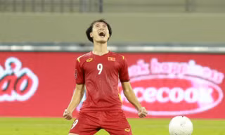CĐV Malaysia tấn công trang cá nhân của Văn Toàn