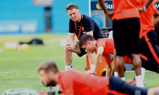 Manchester United: Van Gaal chọn ai, bỏ ai?