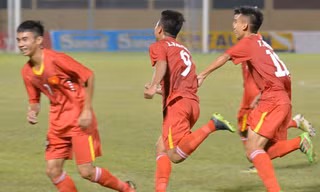 U19 Việt Nam vô địch giải quốc tế trong thế trận mất người