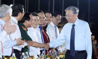 Tổng Bí thư Tô Lâm dự chương trình nghệ thuật 'Đất nước trọn niềm vui'