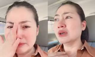 Diễn viên Ngọc Lan livestream khóc chia sẻ lỗi sai khi mua bảo hiểm nhân thọ. Ảnh Hà Trang 