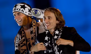 Theo điều khoản bán Modric và Bale cho Real, Tottenham sẽ nhận ngay 20 triệu bảng từ Kền kền trắng trong trường hợp hai cầu thủ này giúp đội quân Hoàng gia vô địch Champions League. 