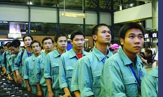 Hạn chế tuyển và đưa lao động mới sang Qatar