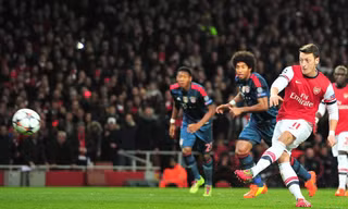 Ozil và pha đá hỏng penalty đáng trách sáng nay.