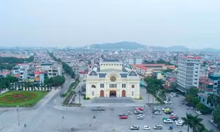 Chủ tịch Quốc hội Vương Đình Huệ gợi ý Thanh Hoá thí điểm thu thuế tài sản (thuế nhà ở) để sau đó có thể nhân rộng ra toàn quốc.