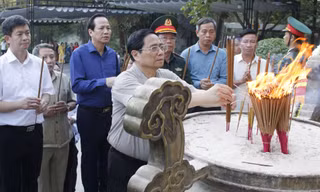 Thủ tướng dâng hương tưởng nhớ, tri ân các Anh hùng liệt sỹ ở Quảng Trị