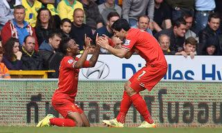 Sterling (trái) đã chơi một trận đấu chói sáng.