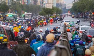 Giao thông Sài Gòn rối loạn trong cơn mưa tầm tã