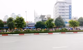 Khiếp vía bởi hàng chục quái xế đua xe dưới chân cầu Sài Gòn