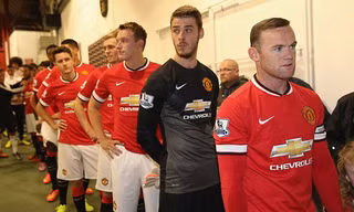 Man United mới chỉ có hai tân binh là Herrera và Shaw.