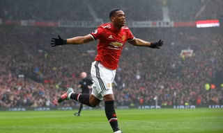 'Người hùng' Martial nhường công cho ân sư Mourinho