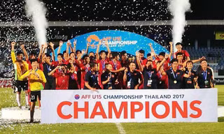U15 Việt Nam hạ Thái Lan để giành ngôi vô địch ngay trên đất Thái. Ảnh: Vnexpress.