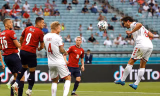 CH Séc vs Đan Mạch (1-2): 'Lính chì' hát tiếp khúc quân hành