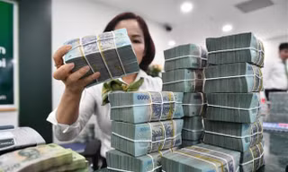 Gánh nặng đáo hạn trái phiếu cận kề 