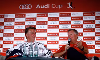 Sir Alex khen nức nở Van Gaal