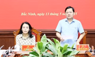 Lãnh đạo tỉnh Bắc Giang và Bắc Ninh họp bàn về chuẩn bị Văn kiện Đại hội Đảng bộ.