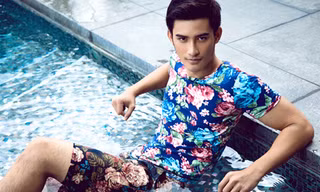 'Nam vương châu Á 2012' phong độ, lịch lãm với áo hoa