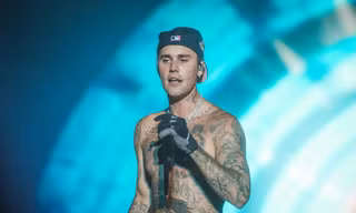 Justin Bieber kiệt quệ sức khỏe