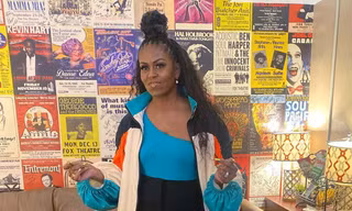 Bà Michelle Obama gây bất ngờ với diện mạo mới