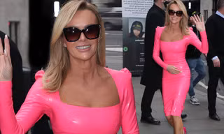 Diện váy bó sát không nội y, Amanda Holden bị 'ném đá'