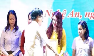 Phóng sự của Báo Xây dựng được trao thưởng Tác phẩm xuất sắc Lễ hội Làng Sen năm 2022