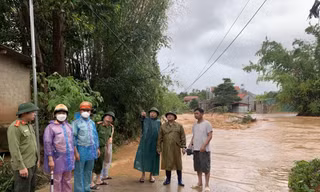 Mưa lũ lớn ở Bắc Giang, hàng trăm ngôi nhà chìm trong biển nước