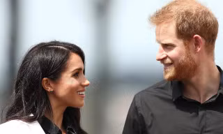 Harry - Meghan là người nghèo giữa dàn sao Hollywood giàu có
