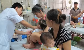 Nhiều trẻ bị viêm phổi do nắng nóng