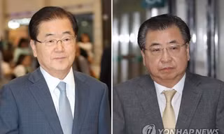 Ông Su Hoon (phải) và ông Chung Eui-yong (trái). Ảnh: Yonhap