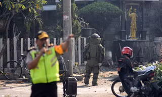 Hiện trường vụ đánh bom tại nhà thờ Công giáo Santa Maria. Ảnh: Reuters