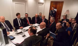 Bức ảnh được Thư ký báo chí Nhà Trắng Sean Spicer đăng tải trên Twitter.