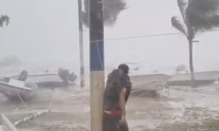 Bão 'quái vật' Dorian đoạt mạng 5 người trên quần đảo Bahamas