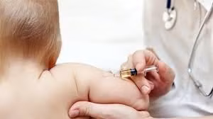Bé gái 6 tháng tuổi tử vong sau khi được tiêm thuốc.