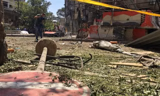 Đại sứ quán Nga tại thủ đô Damascus bị phá hủy sau vụ tấn công. Ảnh: Reuters
