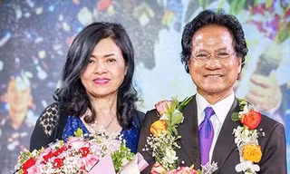 Chế Linh bên bà xã Vương Nga trong sinh nhật ông hồi tháng 4. Ảnh: LC.