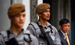 Chiến binh Gurkha tham gia bảo vệ diễn đàn Shangri-La cuối tuần trước tại Singapore. Ảnh: Reuters